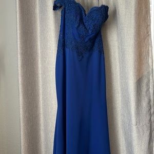 Evening wear blue off the shoulder dress